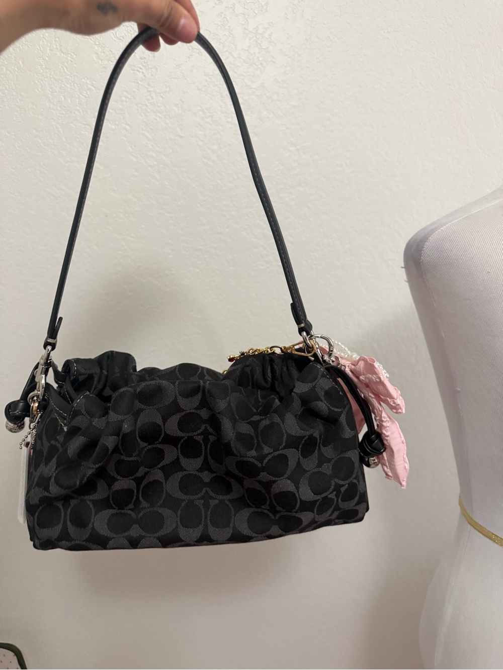 Coach Black Signature Canvas Shoulder bag - Picture 4 of 5